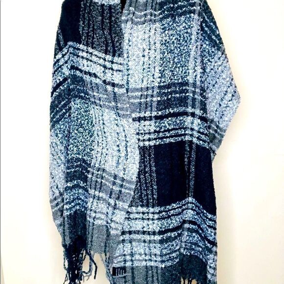 Plaid Knit Rectangle Scarf with Fringe, Blue Gray - Picture 3 of 8